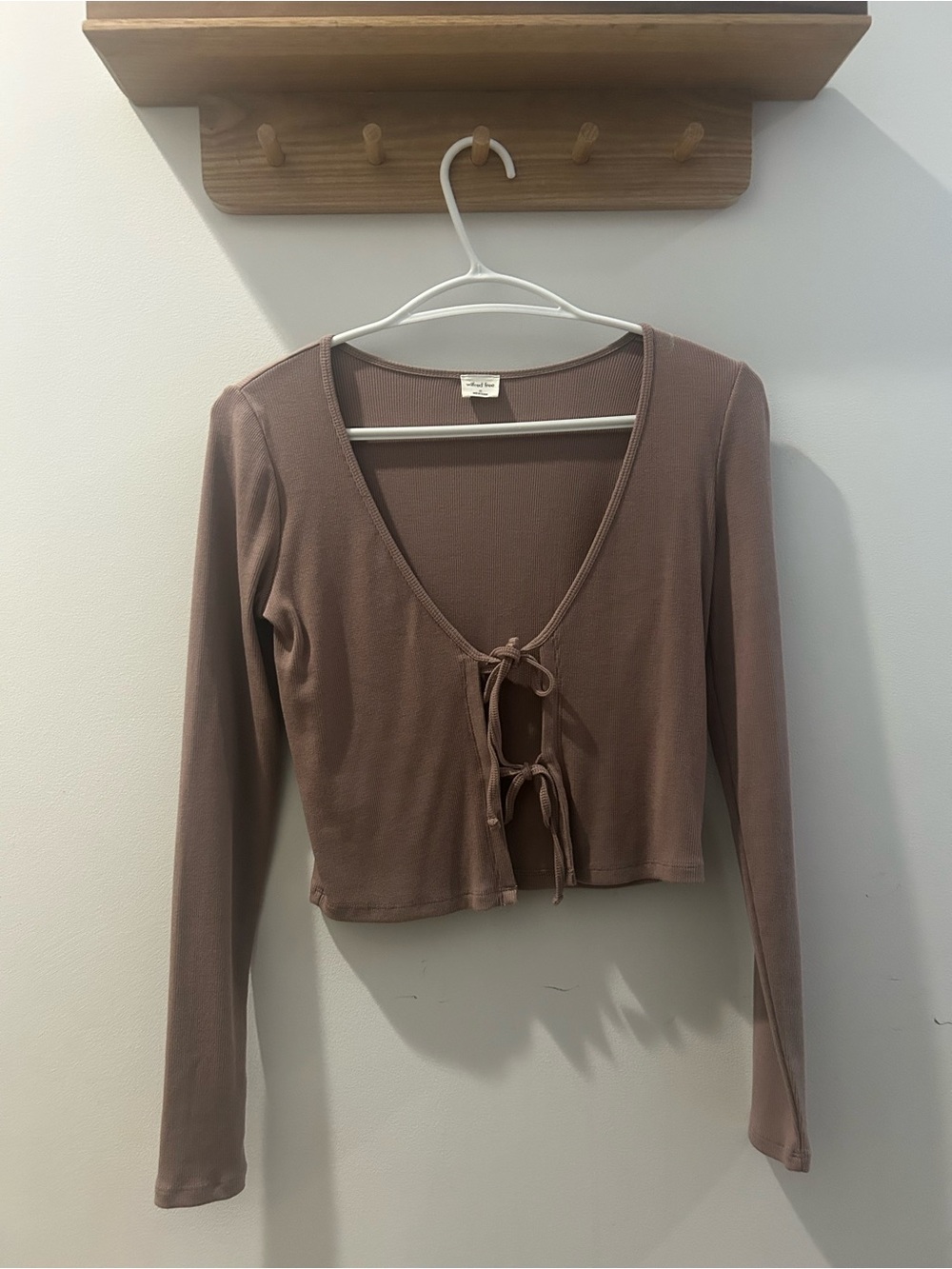 Aritzia Wilfred Tie-Front Long Sleeve Crop Top - Mauve